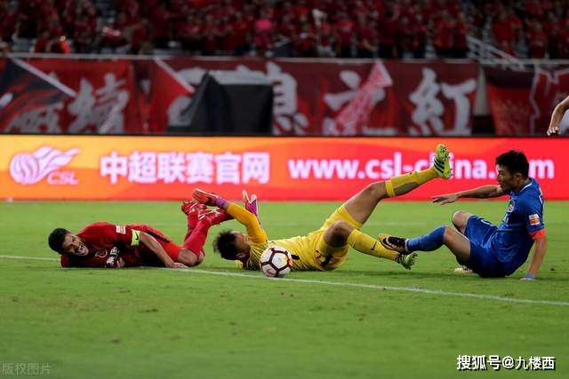 王曼昱夺冠后泪洒赛场：不是家事，而是情绪释放